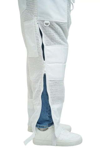 Close-up of the thigh pocket and mesh panel on the 3 layer ventilated mesh beekeeping jacket and trouser set