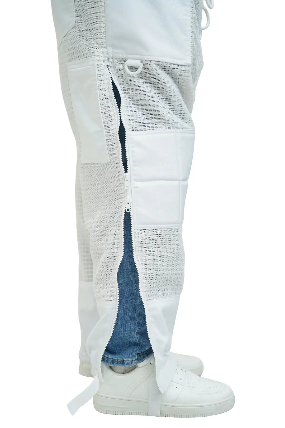 Close-up of the full length leg zipper on the 3 layer ventilated mesh beekeeping trousers
