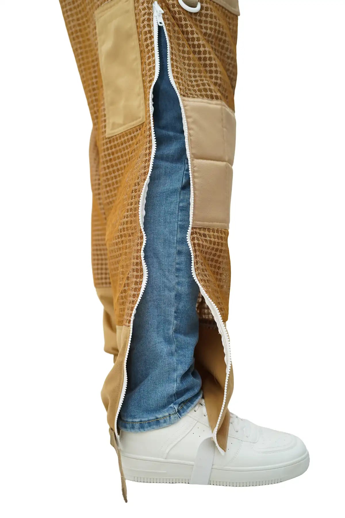 
Close-up of the full length leg zipper on the khaki 3 layer ventilated mesh beekeeping trousers

