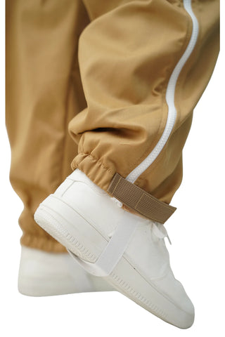 Close-up of the ankle strap and cuff on the khaki poly cotton semi ventilated beekeeping suit