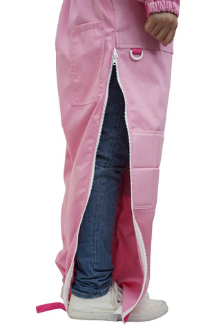 Close-up of the full length leg zipper on the pink poly cotton beekeeping suit